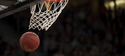 NBA季后赛球员扣篮精彩瞬间特写